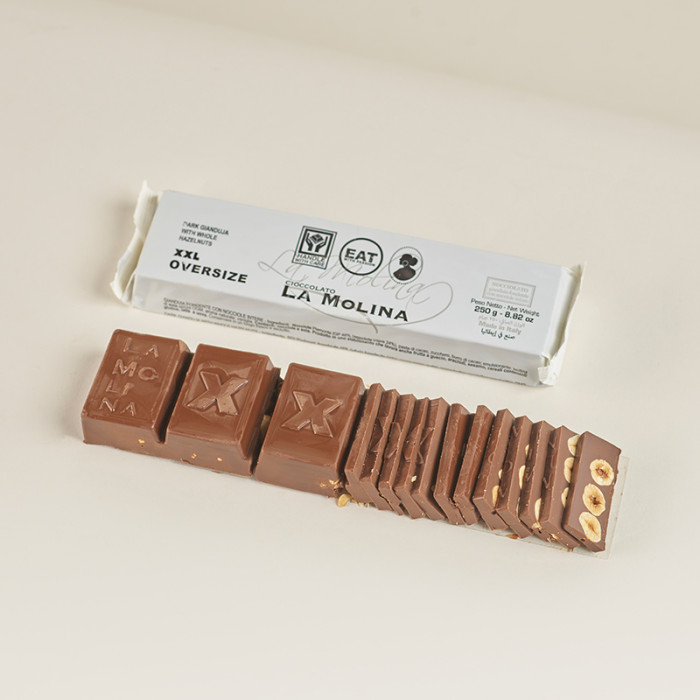 Oversize XXL Dark Gianduja with hazelnuts