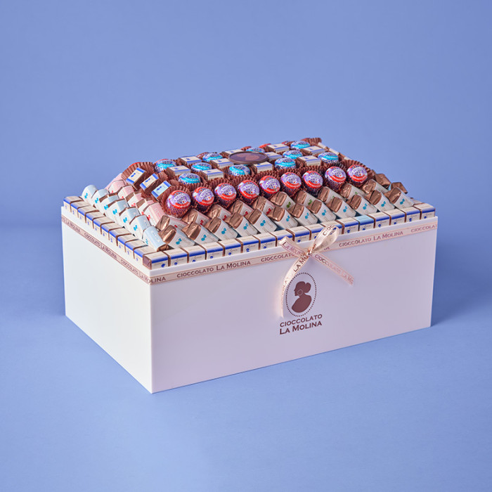 Acrylic Box Wrapped Pralines 1.9 KG